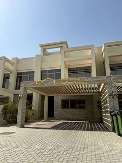 Spacious 3BR + Maid Townhouse | Huge Backyard | Rooftop Access