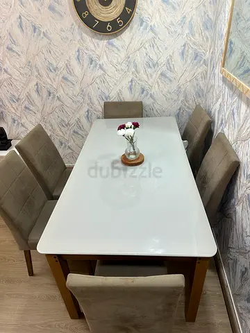 Dinner Set for sale - 6 seater