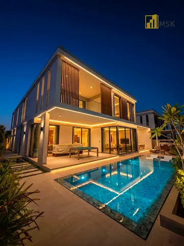 Backs Onto Park | Pool & BBQ Built | Corner Plot