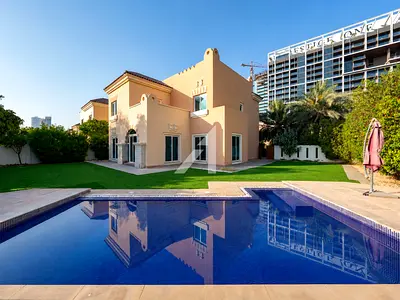 Luxury Corner Villa | Huge Plot | Golf Community