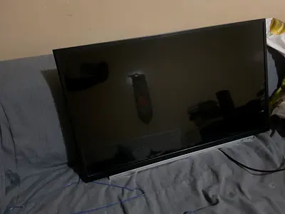 32-40 inch flat panel LED TV - good working condition Toshiba
