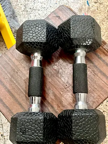 Pair of 10LB Hex Rubber Dumbbells — Good Condition