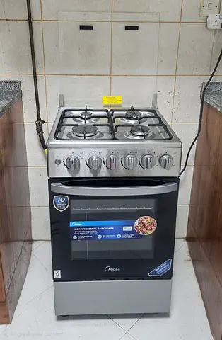 Midea 4-Burner Free-Standing Gas Cooker with Oven - Excellent Condition