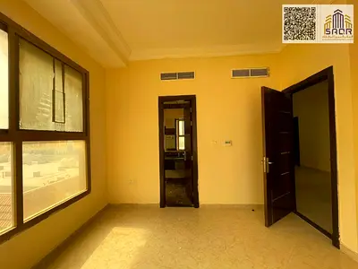 شقة غرفتين وصالة للإيجار في الروضة 2 مساحة واسعة تكييف مركزي حمامين موقع مميز على شارع رئيسي بالقرب من جميع الخدمات