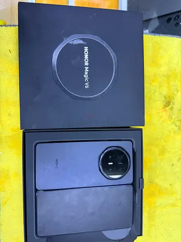 Honor Majic V6