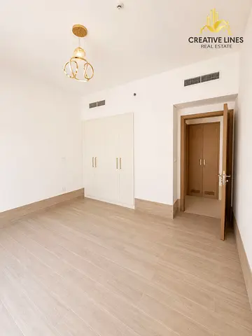 Huge covered terrace 1bhk boulevard view