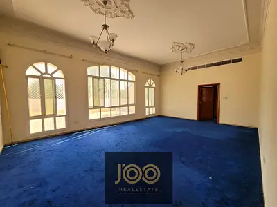 Villa in Umm Al Quwain, 7 master bedrooms, majlis, living room, and 3 parking spaces, at an excelle
