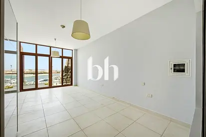 Sea View | Exclusive | Vacant