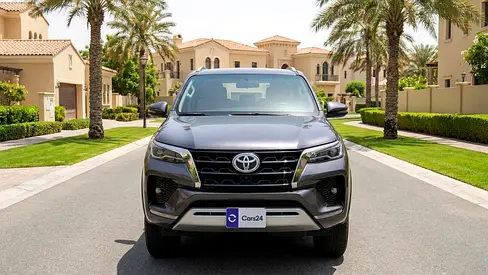 2024 Toyota FORTUNER 照片 2