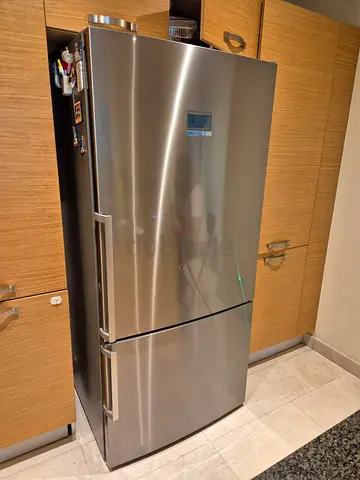 Bosch Freestanding Bottom Freezer Refrigerator Anti-Fingerprint Stainless Steel German Engineering