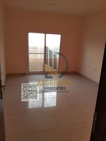 🏢 للإيجار | شقة غرفتين وصالة في الجرف 2 – عجمان