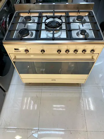 Smeg 90x60 cream clour top gass oven electric cooking range