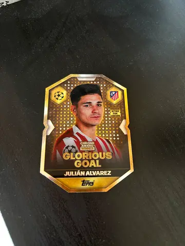 Julian Alvarez topps card
