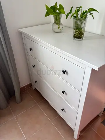 White 6-drawer Wooden Dresser / Chest of Drawers - Good Condition- negotiable