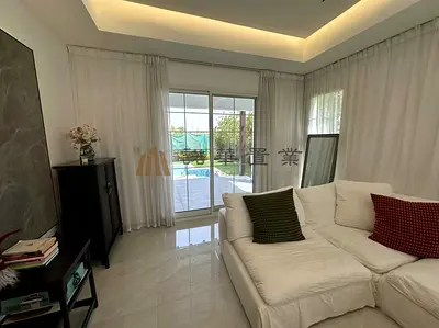 Private pool | Upgraded | Vacant Soon