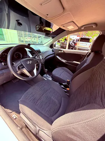 2017 Hyundai ACCENT — миниатюра 7