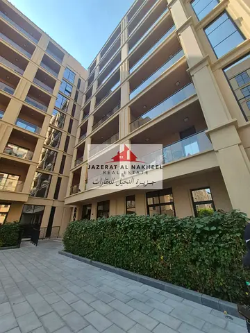 One bedroom and living room in the walkway, excellent