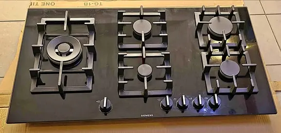 Siemens latest model built-in black ceramic gas hob 90cm