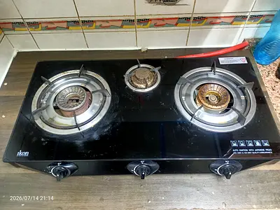 3-Burner Gas Hob (Glass Top) – Good Working Condition
