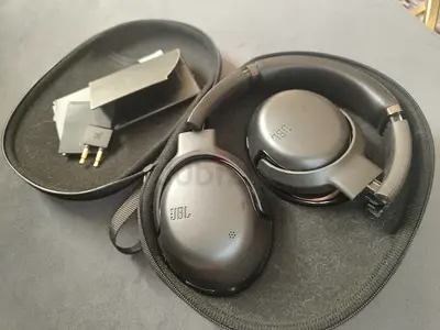 JBL Foldable Over-Ear Headphones with Carry Case (Used)