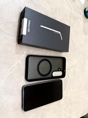 Samsung Galaxy S25 - Brand New, Unused (Silver)