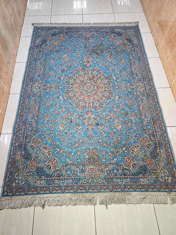 Light blue classic Persian-style rug - good condition, 6x4 ft (approx)