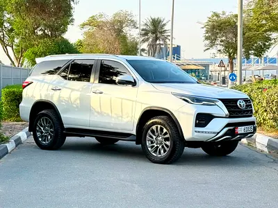 2023 Toyota Fortuner VXR V6 | GCC Specs | Agency Serviced | Only 61,000 KM | PM 2100 Aed