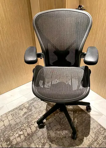 For selling Herman Miller Aeron chair.size B.colour black