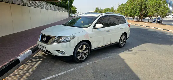 Nissan Pathfinder SV 2015 | GCC Specs | Well Maintained