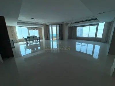 🌊 حيث تلتقي الفخامة بروعة الإطلالة... منزل الأحلام بانتظارك! ✨