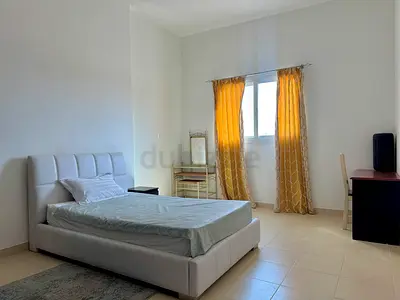 Master room available in al quoz