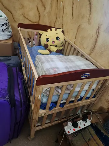Wooden Baby Crib with Mattress - Light Use