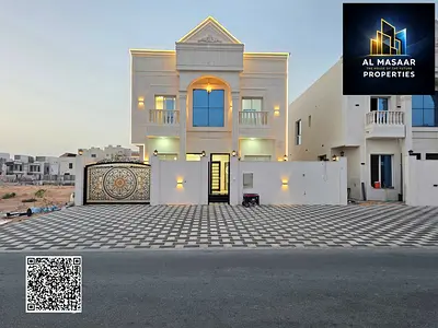 Luxury villa for sale in a prime strategic location, very close to all services and main roads.