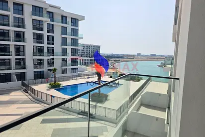 PRIME LOCATION - WATERFRONT VIEW - LUXURY LIVING