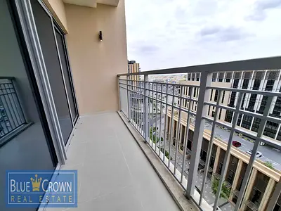 Near Metro:Huge Flat:Luxurious:Laundry Room:Gym,Pool