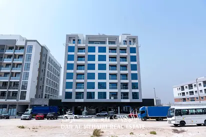 HUGE TERAS 2 B/R WITH POOL &GYM MAIDS ROOM