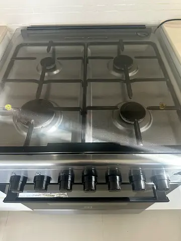 4 Burner Gas Range Cooker and Oven