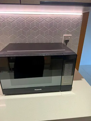 Panasonic Countertop Microwave Oven - Good Working Condition