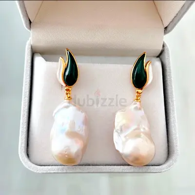 Natural baroque pearl drop earrings - 18k gold accents