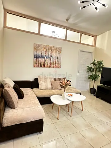 SHARED MASTER BEDROOM ONLY FOR FILIPINA LADIES NEAR METRO STATION