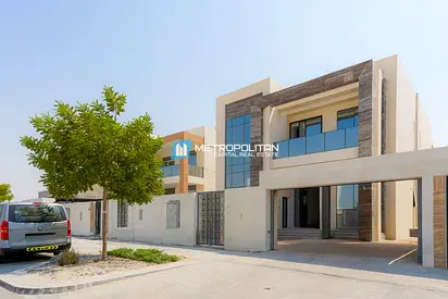 Single Row 8BR+M | Near To Amenities | Vacant Unit