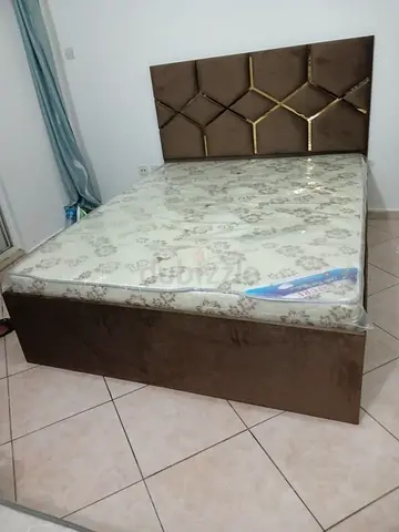 Brand new king size velvet bed with medical mattress available