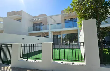 Spacious 3BR Townhouse | Vacant | Middle Unit