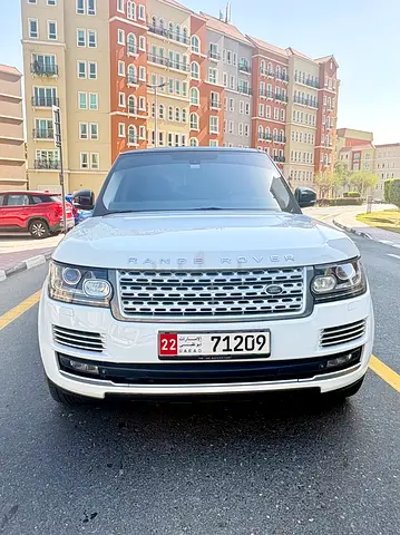 Land Rover Range Rover Vogue SE Supercharged 2014 | GCC Specs | Pristine Condition