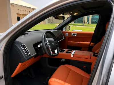 صورة 7 لـ 2025 LI AUTO L9