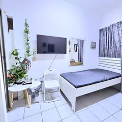 Female Executive Bedspace, Next to Metro Station.