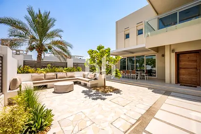 Partially upgraded | Corner Unit | Landscaped