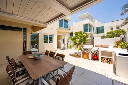 Partially upgraded | Corner Unit | Landscaped