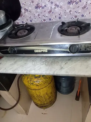 Geepas 2-Burner Gas Stove with Regulator (Used)