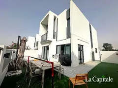 READY TO MOVE | CORNER | CLOSE TO POOL AND PARK